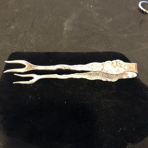 STERLING SILVER SUGAR TONGS, ORNATE FLORAL DESIGN